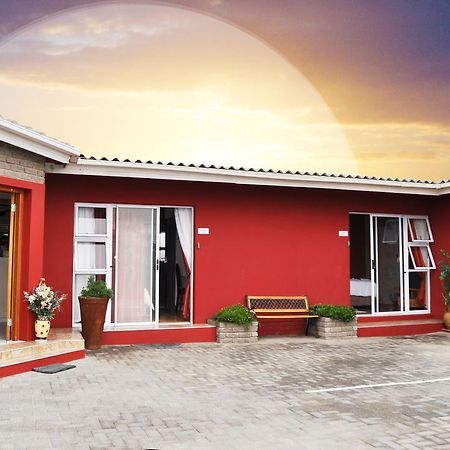 Tina'S Bed And Breakfast Swakopmund Exteriér fotografie