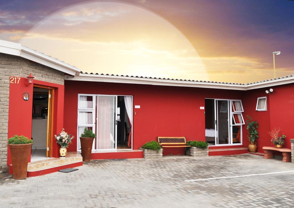 Tina'S Bed And Breakfast Swakopmund Exteriér fotografie
